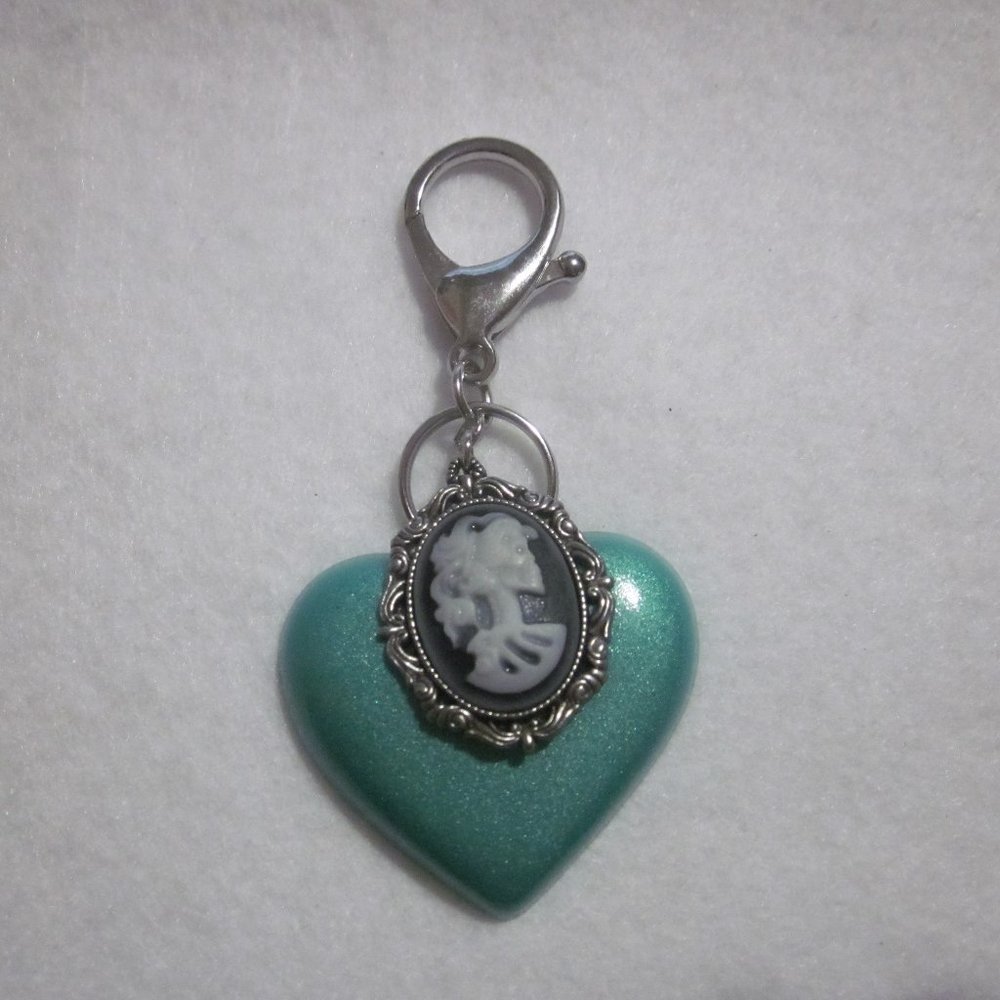 Green Heart Lady Skull Keychain